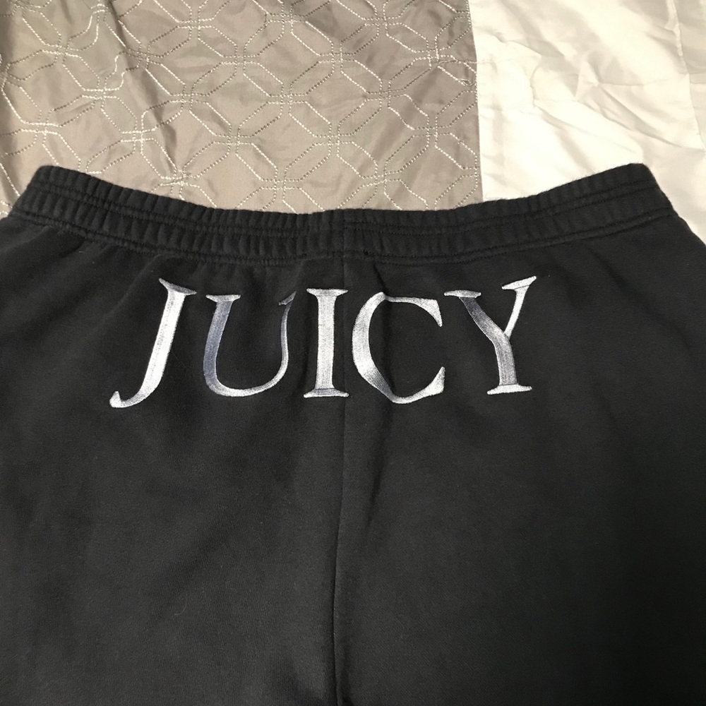 Juicy Couture sweatpants “juicy”on bum